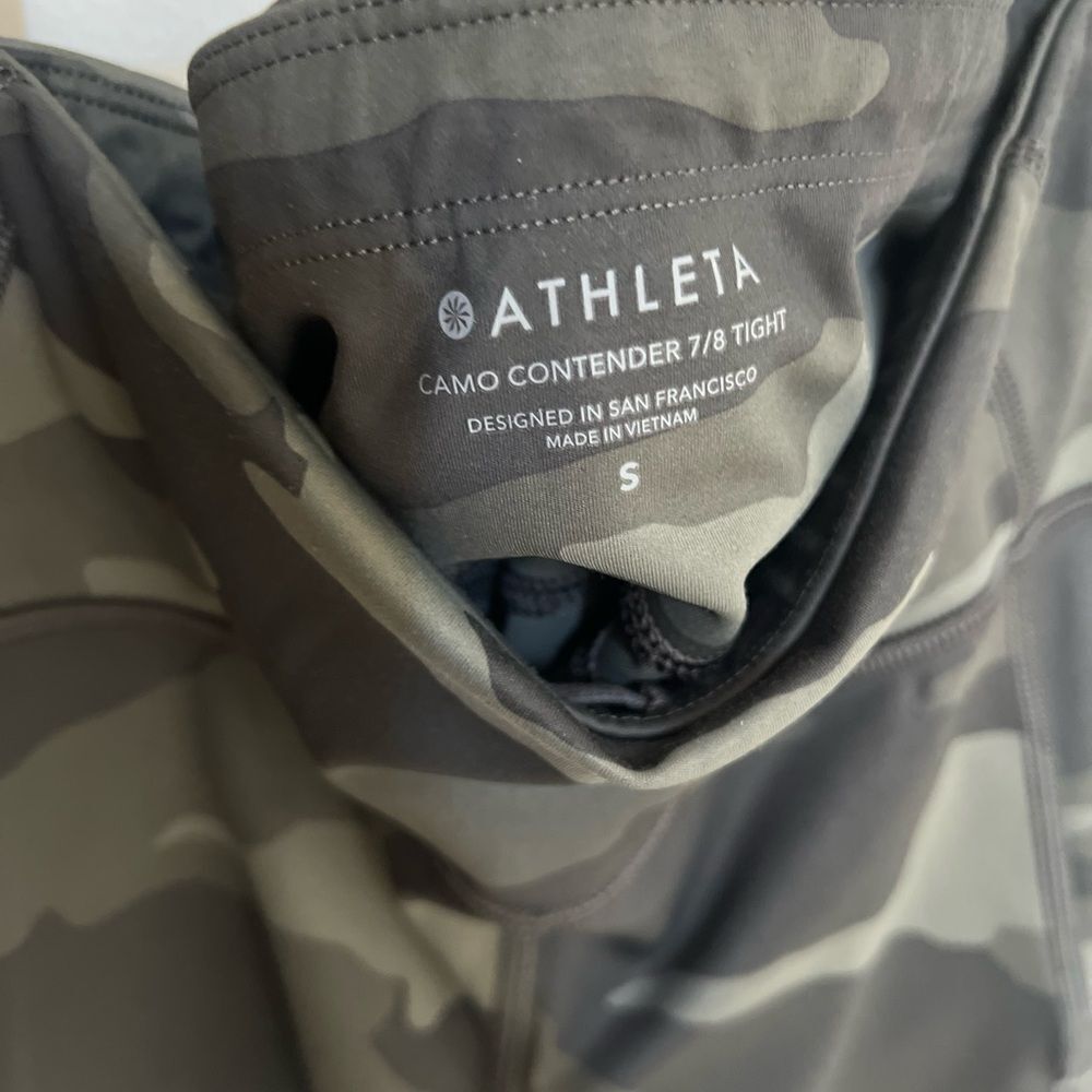 Athleta Camo Contender 7/8 Tight Leggings, Small S Black Green Camouflage Pocket - Picture 5 of 5